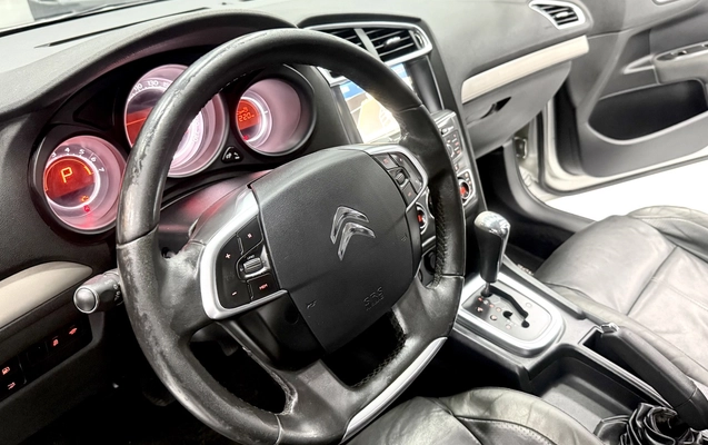 imagem-https://www.socarrao.com.br/sc-vehicle-images-prod/3289381/1787018347594-1_105820.jpg