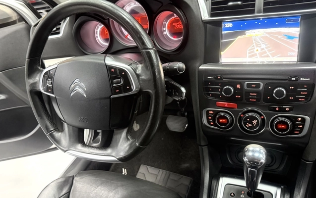 imagem-https://www.socarrao.com.br/sc-vehicle-images-prod/3289381/1787018347596-1_105824.jpg