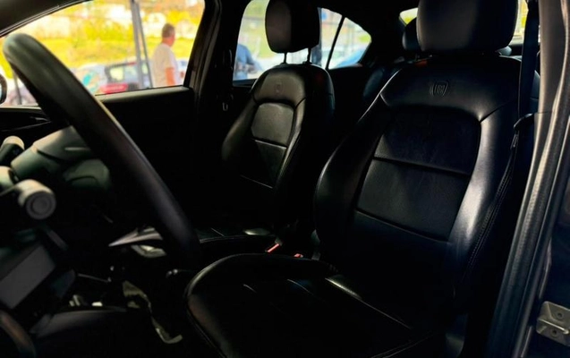imagem-https://www.socarrao.com.br/sc-vehicle-images-prod/3290288/1789350857106-8389425_7_B_db2ab62718.jpeg