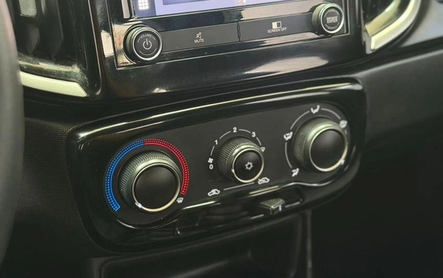 imagem-https://www.socarrao.com.br/sc-vehicle-images-prod/3296649/1787142368133-8387227_14_B_d5589c6fd0.jpeg