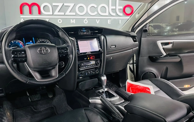 imagem-https://www.socarrao.com.br/sc-vehicle-images-prod/3296815/1787053686925-003_da52c927e7683239190273710b28e240.jpeg