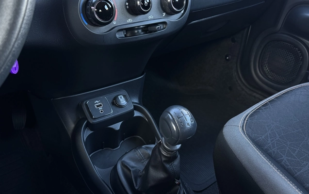 imagem-https://www.socarrao.com.br/sc-vehicle-images-prod/3296967/1787054579920-1_054120.jpg