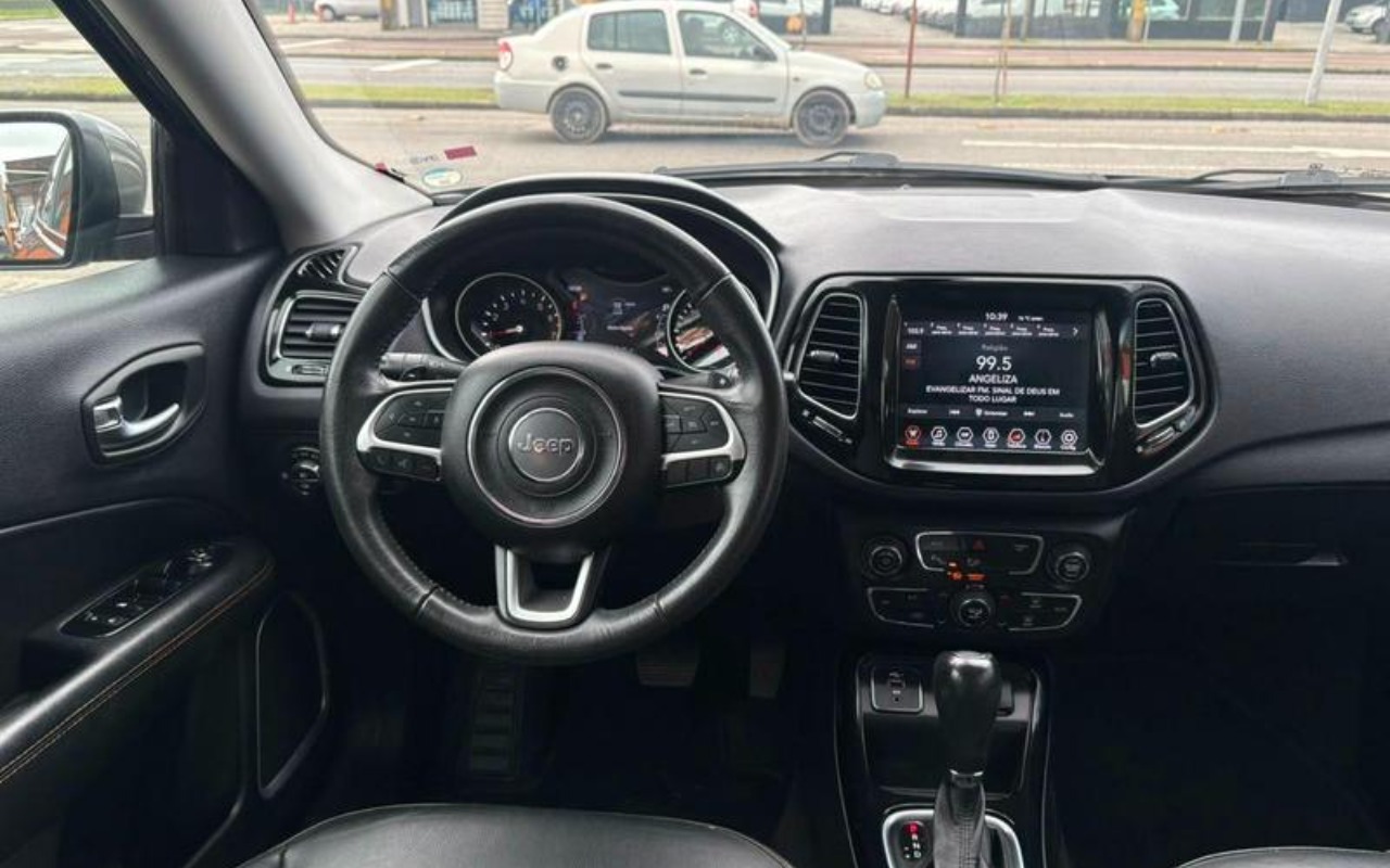 imagem-https://www.socarrao.com.br/sc-vehicle-images-prod/3297093/1787055484700-ODE4NjU2NF8wX0JfNzYwZTE4MTE4MS5qcGVn.jpeg