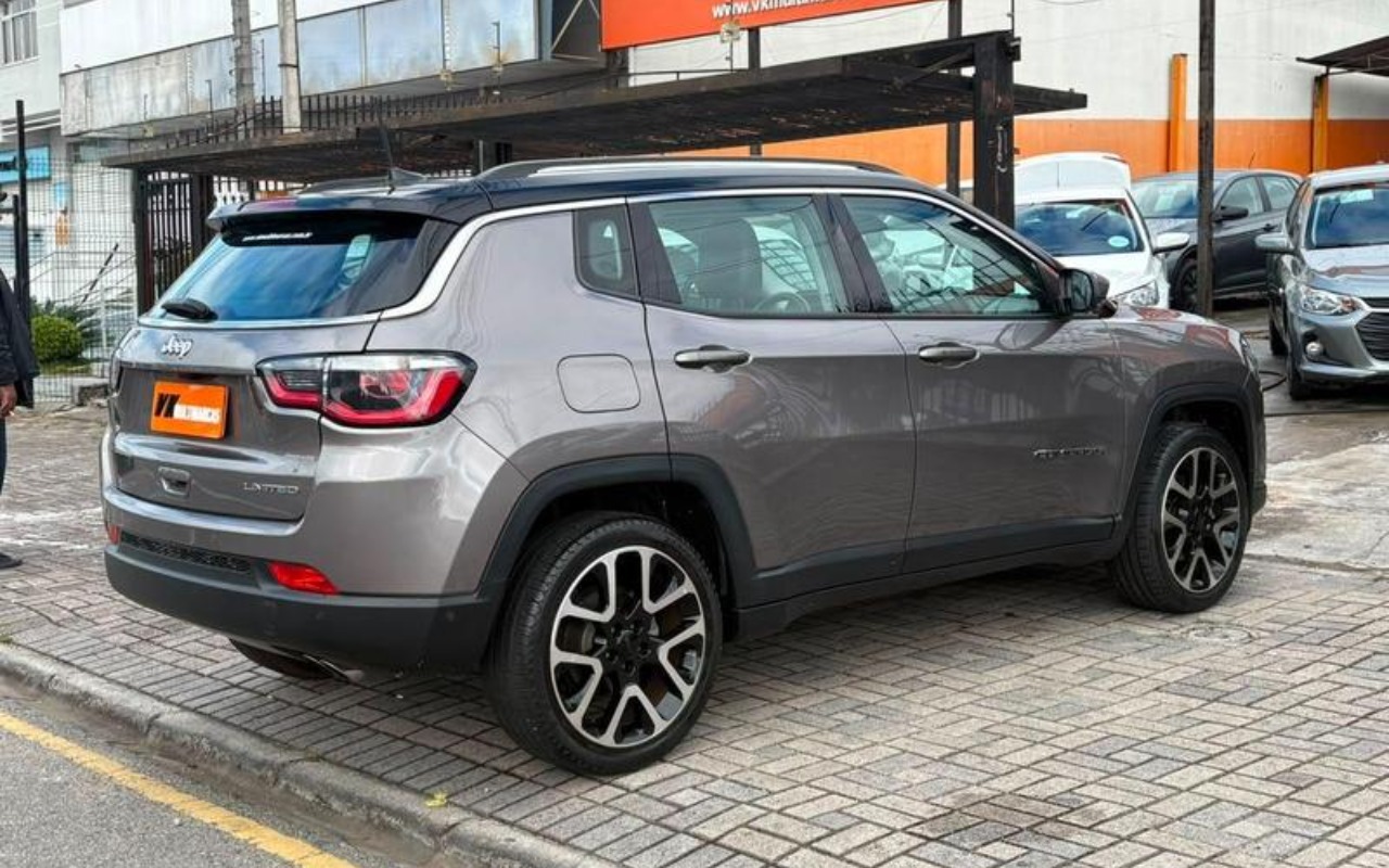 imagem-https://www.socarrao.com.br/sc-vehicle-images-prod/3297093/1787055486217-ODE4NjU2NF8xOF9CXzBiMGEyZWE2Y2IuanBlZw.jpeg