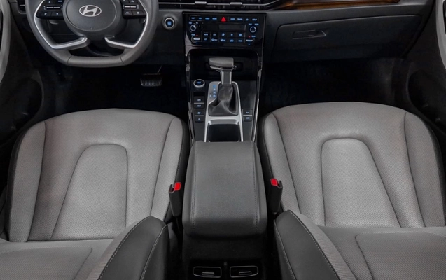 imagem-https://www.socarrao.com.br/sc-vehicle-images-prod/3297158/1788440129149-algWHRCIQoUeMPTkyUne24I5uJHk9Dip.jpg