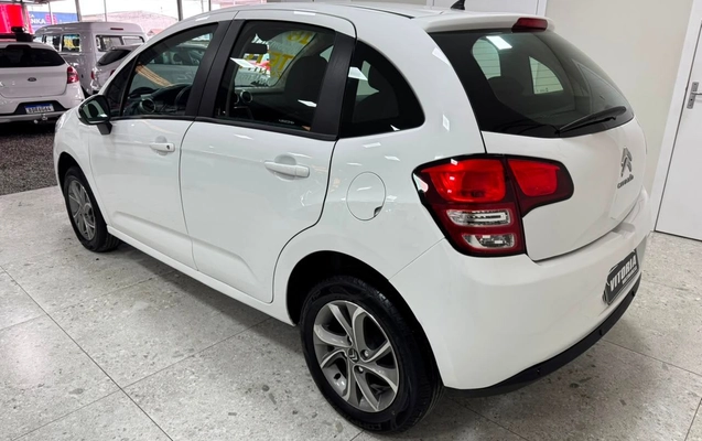 imagem-https://www.socarrao.com.br/sc-vehicle-images-prod/3297372/1789413206465-79e46c4ba194428ab1bfd49688b67a64_1786718960191.jpg