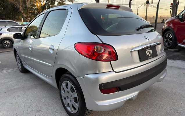 imagem-https://www.socarrao.com.br/sc-vehicle-images-prod/3297393/1789492075593-8014130_7_B_70650e5cc7.jpeg