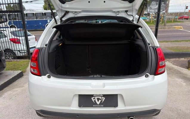 imagem-https://www.socarrao.com.br/sc-vehicle-images-prod/3297454/1787317943996-8339354_13_B_353e6defcd.jpeg