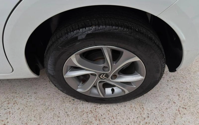imagem-https://www.socarrao.com.br/sc-vehicle-images-prod/3297454/1787317944006-8339354_6_B_1b0e4fc780.jpeg
