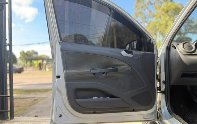 imagem-https://www.socarrao.com.br/sc-vehicle-images-prod/3297541/1789656436909-8198657_6_B_316c3e1c45.jpeg