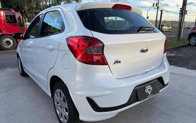 imagem-https://www.socarrao.com.br/sc-vehicle-images-prod/3297569/1787949337451-7614487_14_B_fa8fa0a646.jpeg