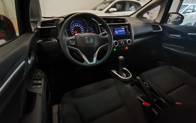 imagem-https://www.socarrao.com.br/sc-vehicle-images-prod/3297570/1788869720071-8390056_8_B_e09e807f5b.jpeg