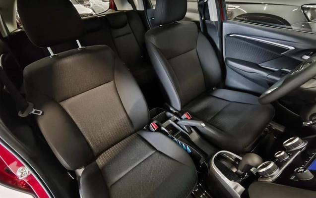 imagem-https://www.socarrao.com.br/sc-vehicle-images-prod/3297570/1788869720078-8390056_13_B_90f5cdd71b.jpeg