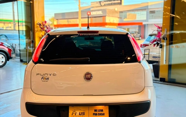 imagem-https://www.socarrao.com.br/sc-vehicle-images-prod/3297579/1787059175757-26f4b7c5-4729-4a4b-8d0c-caabd22acde5.jpg