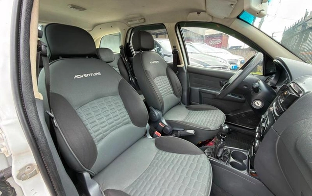 imagem-https://www.socarrao.com.br/sc-vehicle-images-prod/3297614/1789656566513-8143341_10_B_c0a8a84251.jpeg