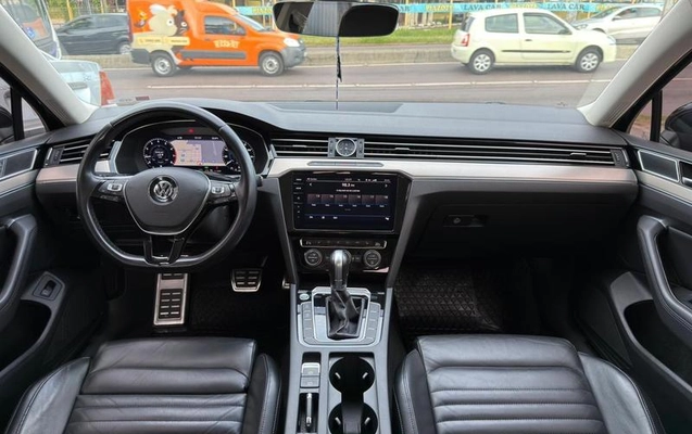 imagem-https://www.socarrao.com.br/sc-vehicle-images-prod/3297619/1789656625870-7972822_13_B_e2b3649601.jpeg