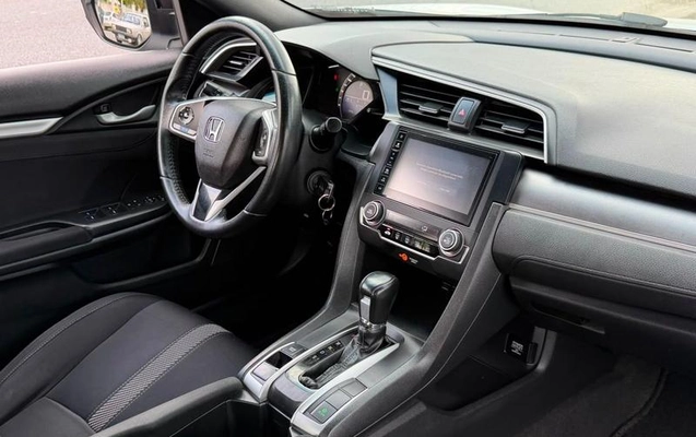 imagem-https://www.socarrao.com.br/sc-vehicle-images-prod/3298117/1787061630983-8385417_7_B_975cb25196.jpeg