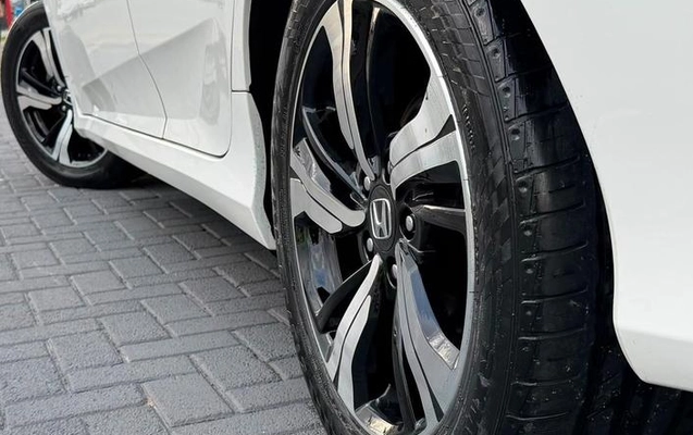 imagem-https://www.socarrao.com.br/sc-vehicle-images-prod/3298117/1787061630992-8385417_7_B_2783fad2fb.jpeg