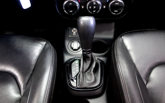 imagem-https://www.socarrao.com.br/sc-vehicle-images-prod/3298311/1787062389067-13_111243.jpg