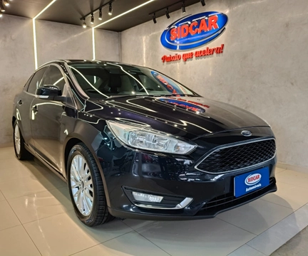 Ford Focus 2016 Preto — foto 1 de 3