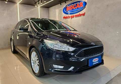 Ford Focus 2016 Preto — foto 1 de 3