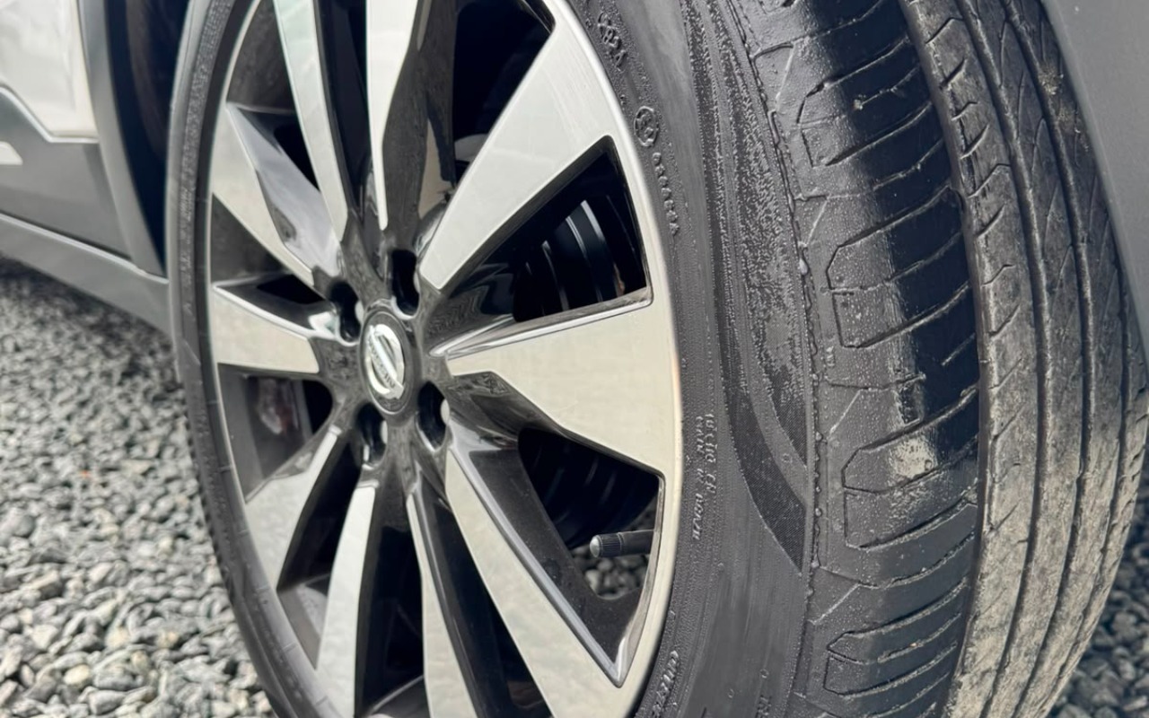 imagem-https://www.socarrao.com.br/sc-vehicle-images-prod/3298322/1787062485314-V2hhdHNBcHAgSW1hZ2UgMjAyNi0wOC0xMyBhdCAxNi4wOS4xMCAoMikuanBlZw.jpeg