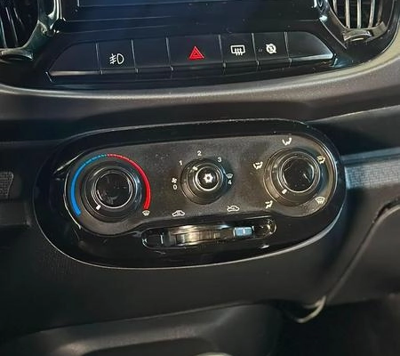 imagem-https://www.socarrao.com.br/sc-vehicle-images-prod/3298998/1789060995418-8387690_10_B_e173cc23c9.jpeg