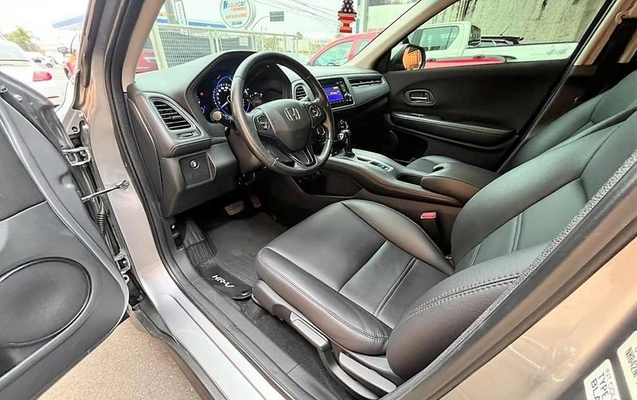 imagem-https://www.socarrao.com.br/sc-vehicle-images-prod/3299911/1788204928233-8391240_6_B_aa053fffc9.jpeg