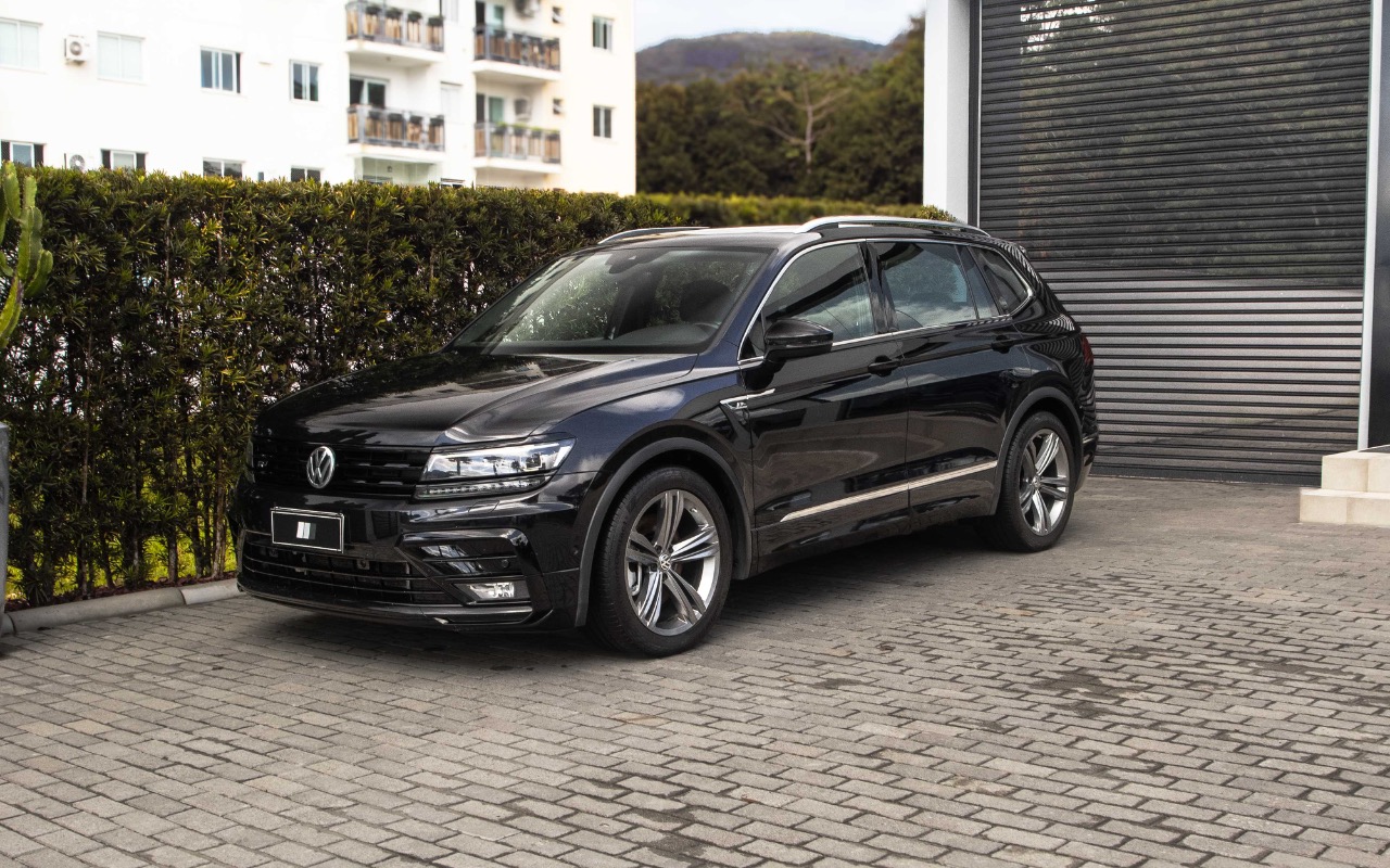 Volkswagen Tiguan 2021 Preto — foto 1 de 3