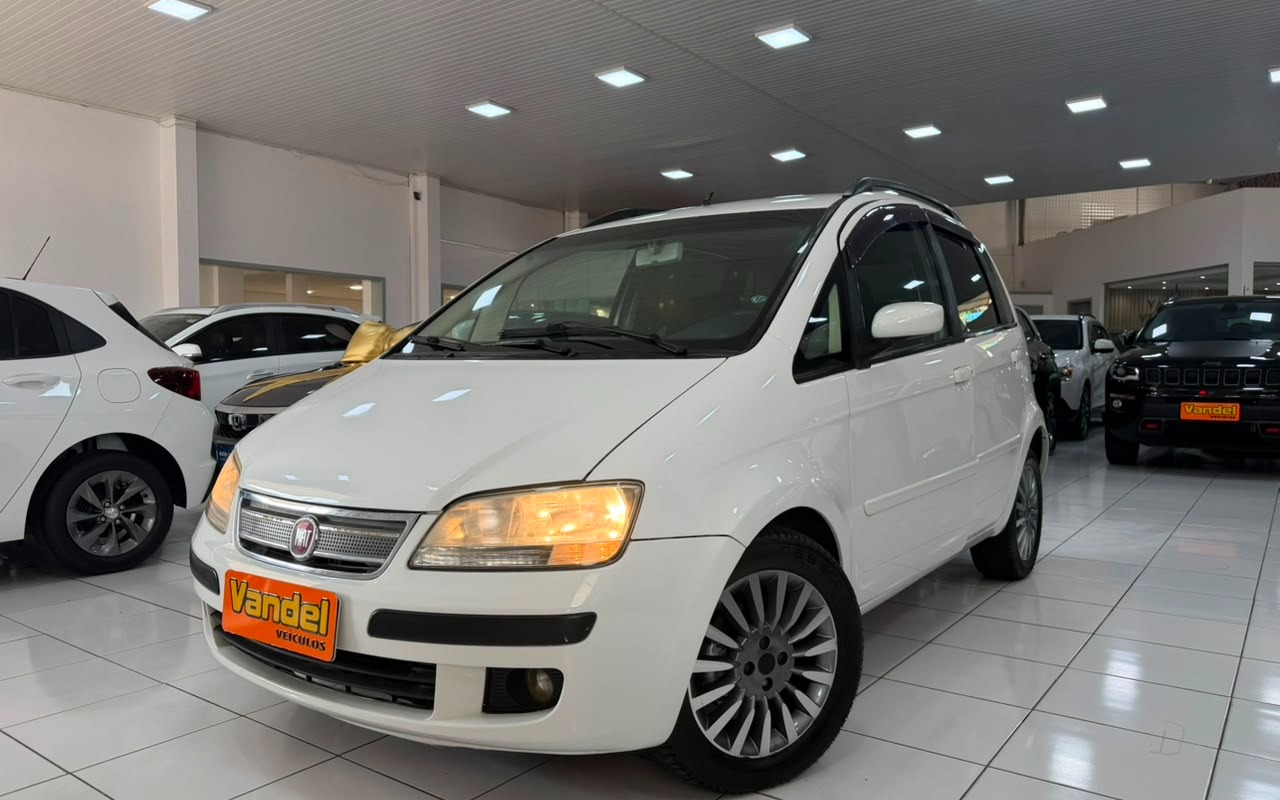 Fiat Idea 2010 Branco — foto 1 de 3