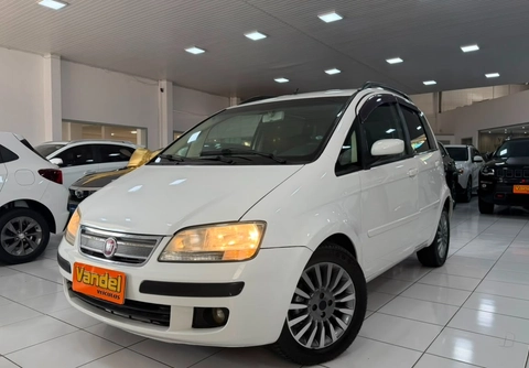 Fiat Idea 2010 Branco — foto 1 de 3