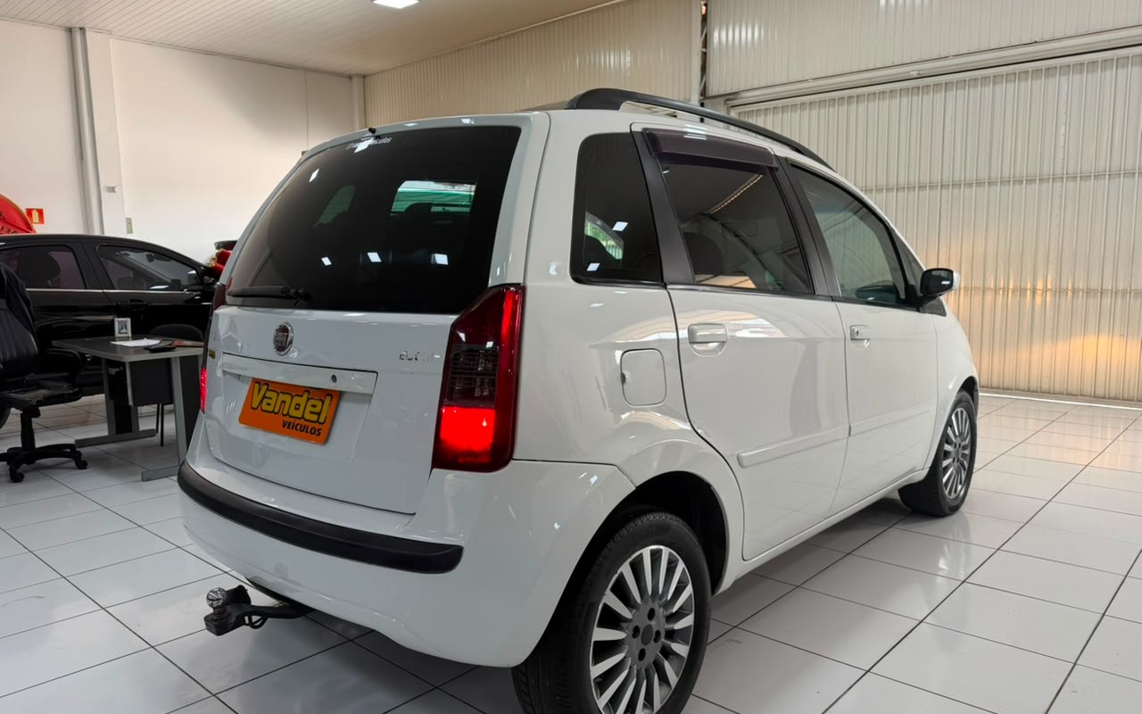 imagem-https://www.socarrao.com.br/sc-vehicle-images-prod/3300622/1787071191913-V2hhdHNBcHAgSW1hZ2UgMjAyNi0wOC0xOCBhdCAxMy4xNS4wMiAoMikuanBlZw.jpeg