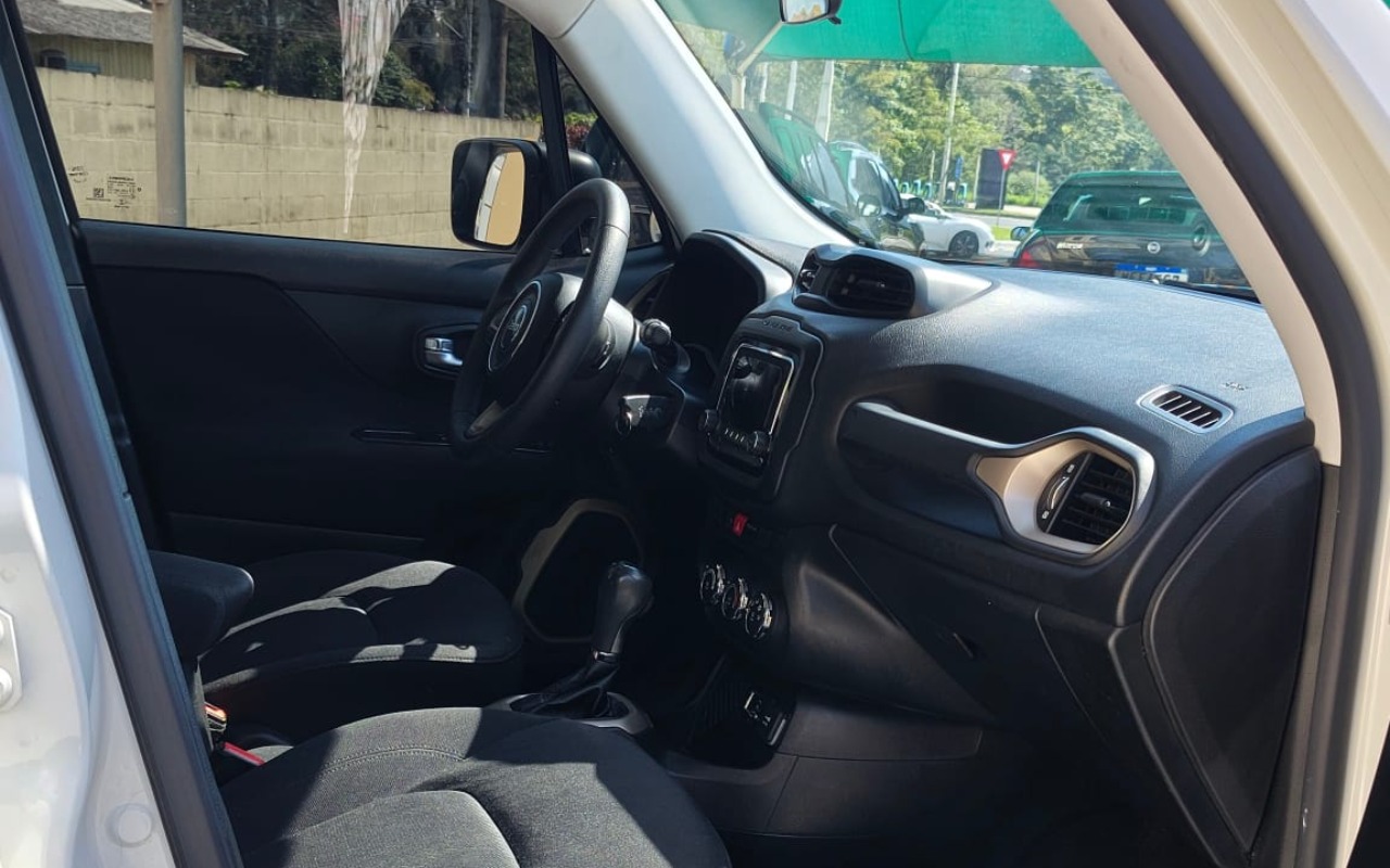 imagem-https://www.socarrao.com.br/sc-vehicle-images-prod/3300809/1787071537661-UEhPVE8tMjAyNi0wOC0xOC0xMi01Mi00OCAoMikuanBn.jpg