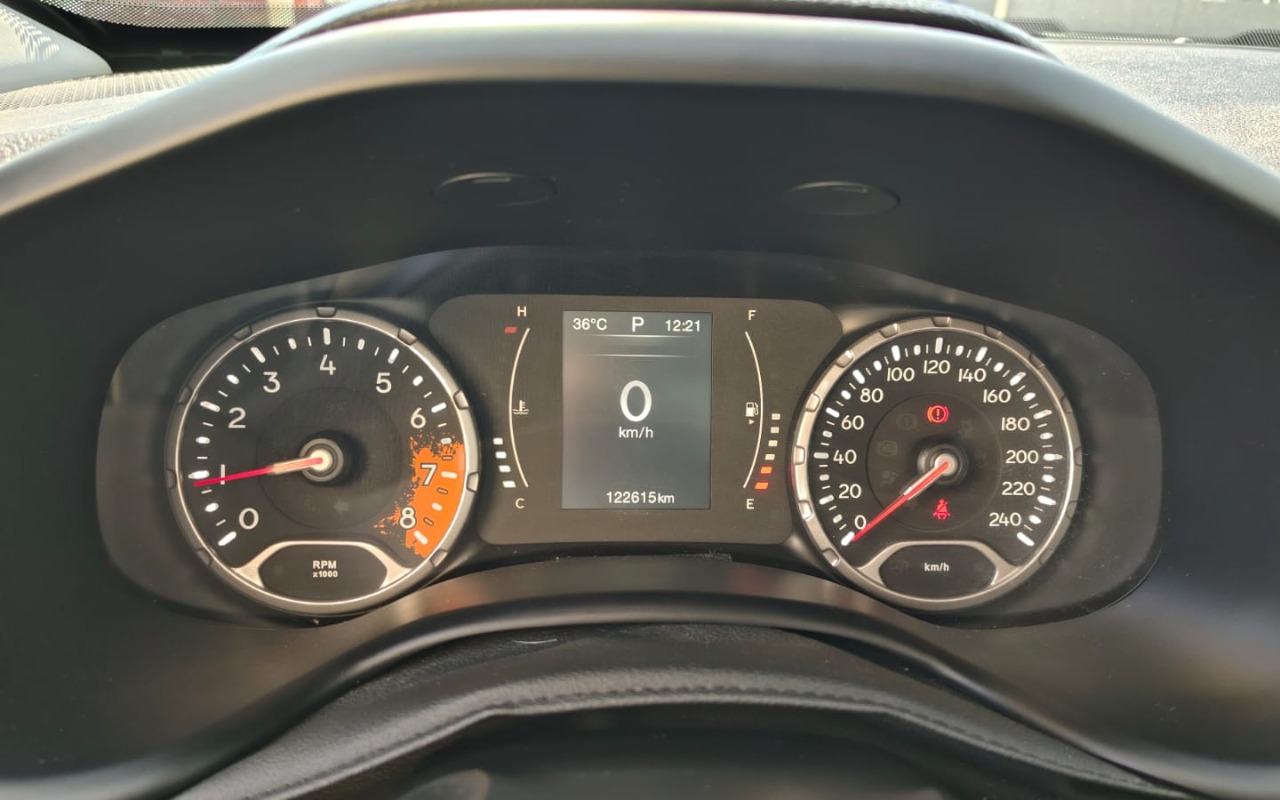 imagem-https://www.socarrao.com.br/sc-vehicle-images-prod/3300809/1787071537979-UEhPVE8tMjAyNi0wOC0xOC0xMi01Mi00OS5qcGc.jpg