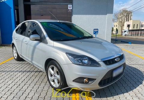 Ford Focus 2013 Prata — foto 1 de 3