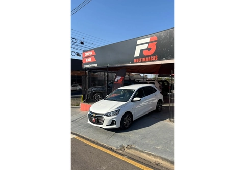 Chevrolet Onix 2024 Branco — foto 1 de 3