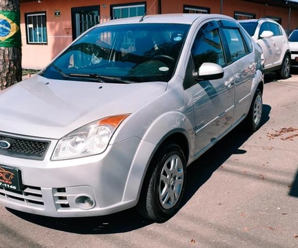 Ford Fiesta Sed. 1.6 8V Flex 4p 2010 Prata — foto 1 de 3