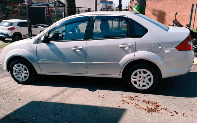 imagem-https://www.socarrao.com.br/sc-vehicle-images-prod/3301837/1787073265225-8306728_8_B_58019d94b5.jpeg