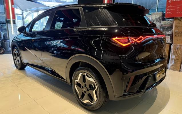 imagem-https://www.socarrao.com.br/sc-vehicle-images-prod/3301878/1787666291276-app-photos-mAiPGq3qcs1Arw3UJPRw4fWFZI5xnwcE.jpg