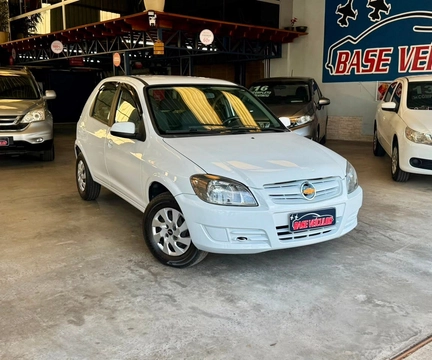 Chevrolet Celta 2015 Branco — foto 1 de 3