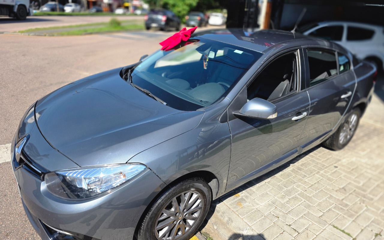 Renault Fluence Sed. Dynamique 2.0 16V FLEX Aut. na cor Cinza em Curitiba / PR - 3302805