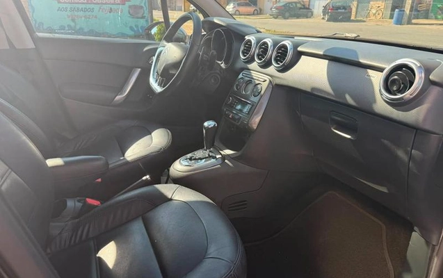 imagem-https://www.socarrao.com.br/sc-vehicle-images-prod/3303056/1788360780700-8391860_15_B_513cc45bed.jpeg