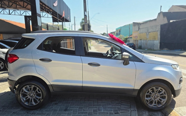 imagem-https://www.socarrao.com.br/sc-vehicle-images-prod/3303377/1787076663967-MjAyNjA4MThfMTQxNjIxLmpwZw.jpg