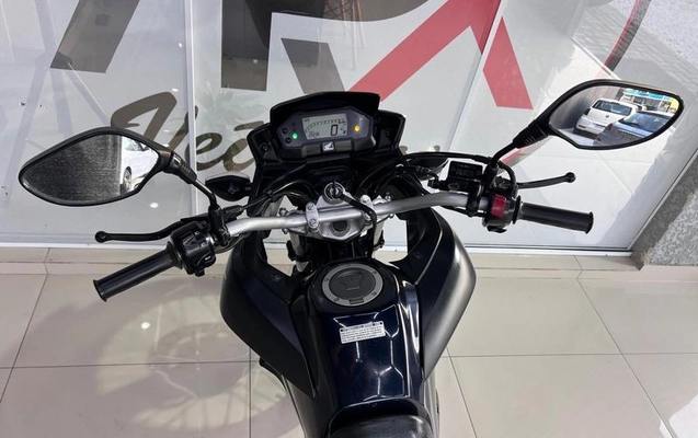 imagem-https://www.socarrao.com.br/sc-vehicle-images-prod/3303607/1787076678038-8381270_7_B_db0b8da82d.jpeg