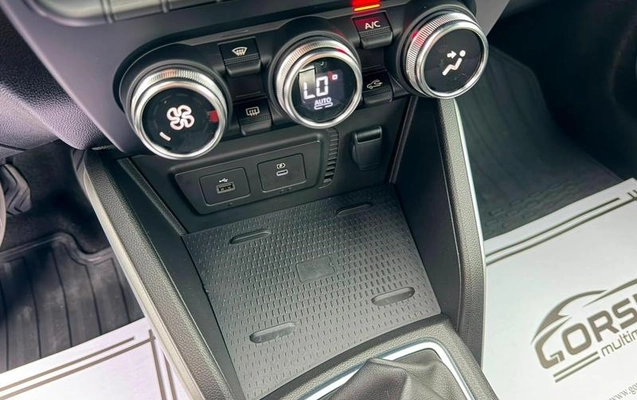 imagem-https://www.socarrao.com.br/sc-vehicle-images-prod/3303712/1789652712496-8385891_5_B_99bb16929b.jpeg