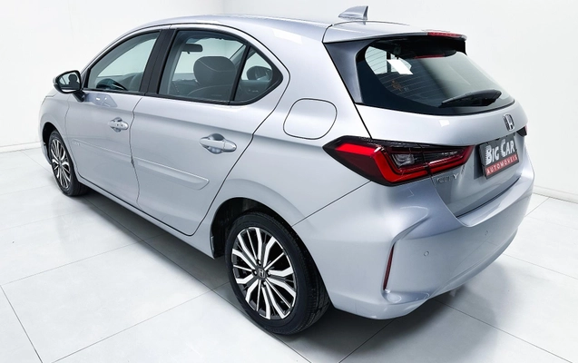 imagem-https://www.socarrao.com.br/sc-vehicle-images-prod/3305436/1787080809281-f081fc1544c743e092d96abcf5b6ffb2_1787080783618.jpg