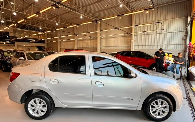 imagem-https://www.socarrao.com.br/sc-vehicle-images-prod/3305513/1787080966540-57231c01-cd62-41c5-99d8-e0748df1a8c8.jpg