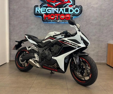 Honda CBR 650 R 2024 Branco — foto 1 de 3
