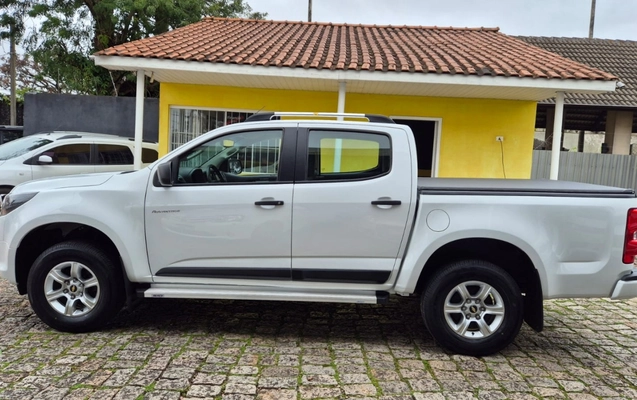 imagem-https://www.socarrao.com.br/sc-vehicle-images-prod/3306003/1787082464767-V2hhdHNBcHAgSW1hZ2UgMjAyNi0wOC0xOCBhdCAxNS41Mi4yNSAoMikuanBlZw.jpeg