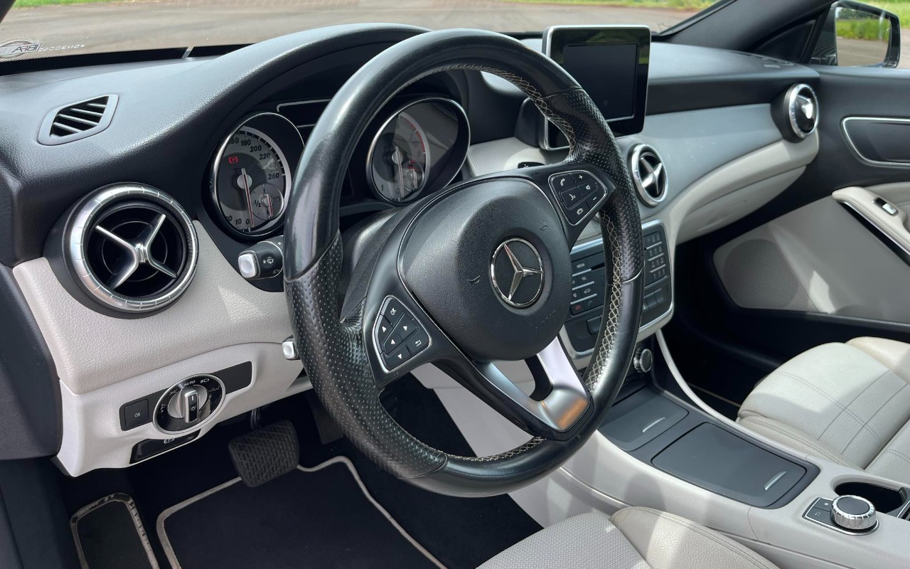 imagem-https://www.socarrao.com.br/sc-vehicle-images-prod/3306024/1787082557407-ZGZjMjMwODctY2JjMi00MjkxLThmOWItOWYzYzJlMWRhOTk2LmpwZw.jpg